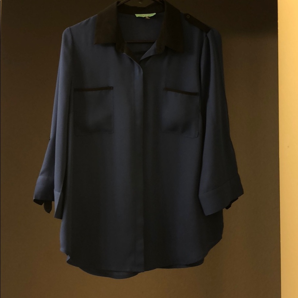 Beautiful, button down shirt perfect for work!